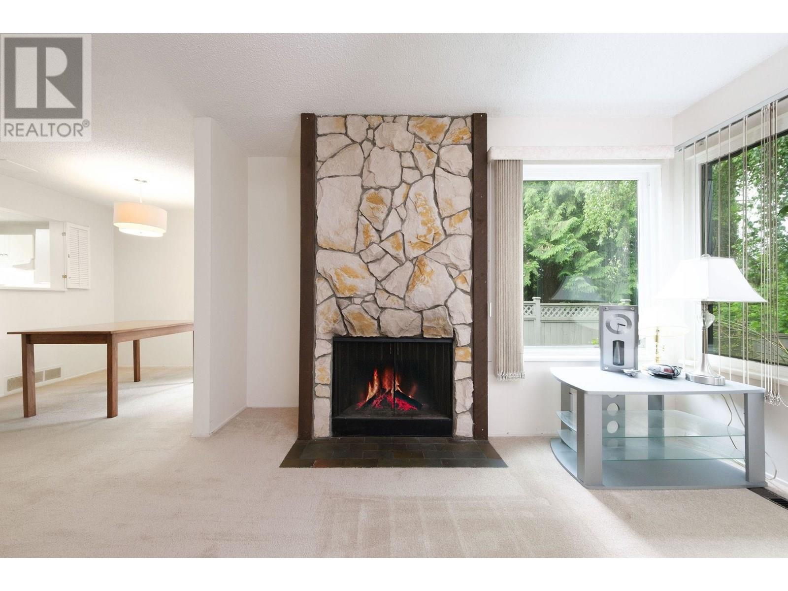 Property at 4728 WILLOWDALE PLACE image 3