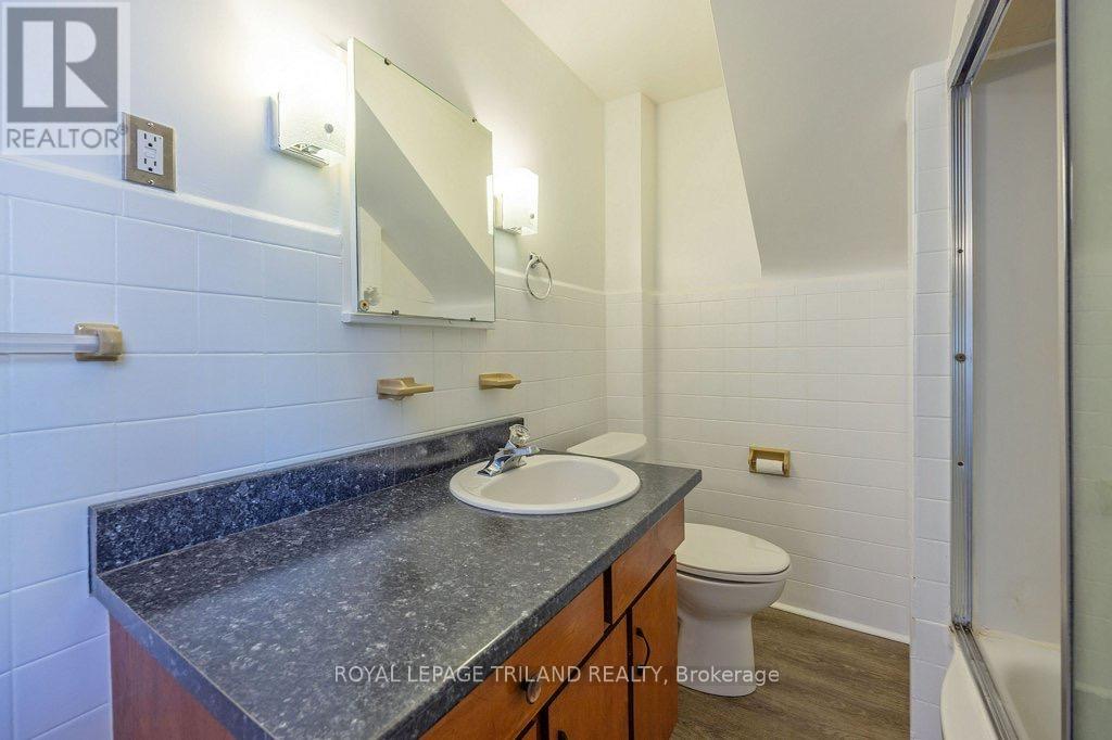 2 - 241 Ridout Street S, London South, Ontario  N6C 3Y3 - Photo 8 - X12308339
