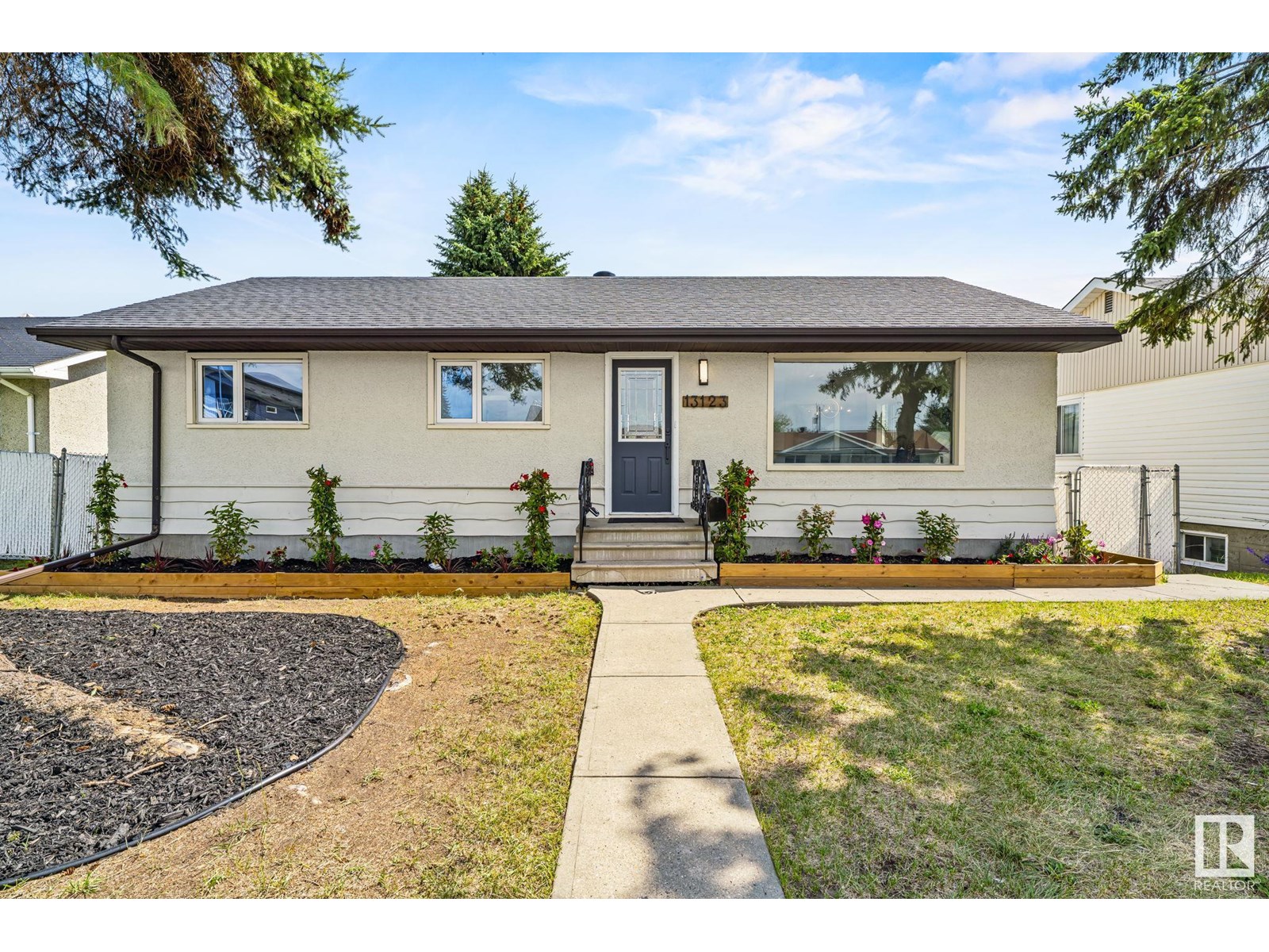 Property at 13123 85 ST NW image 1