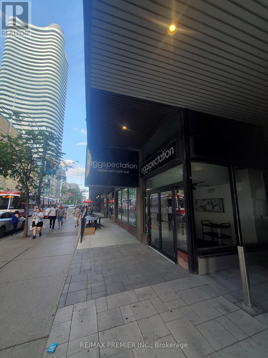 200 - 45 Carlton Street, Toronto, Ontario  M5B 2H9 - Photo 1 - C12308327