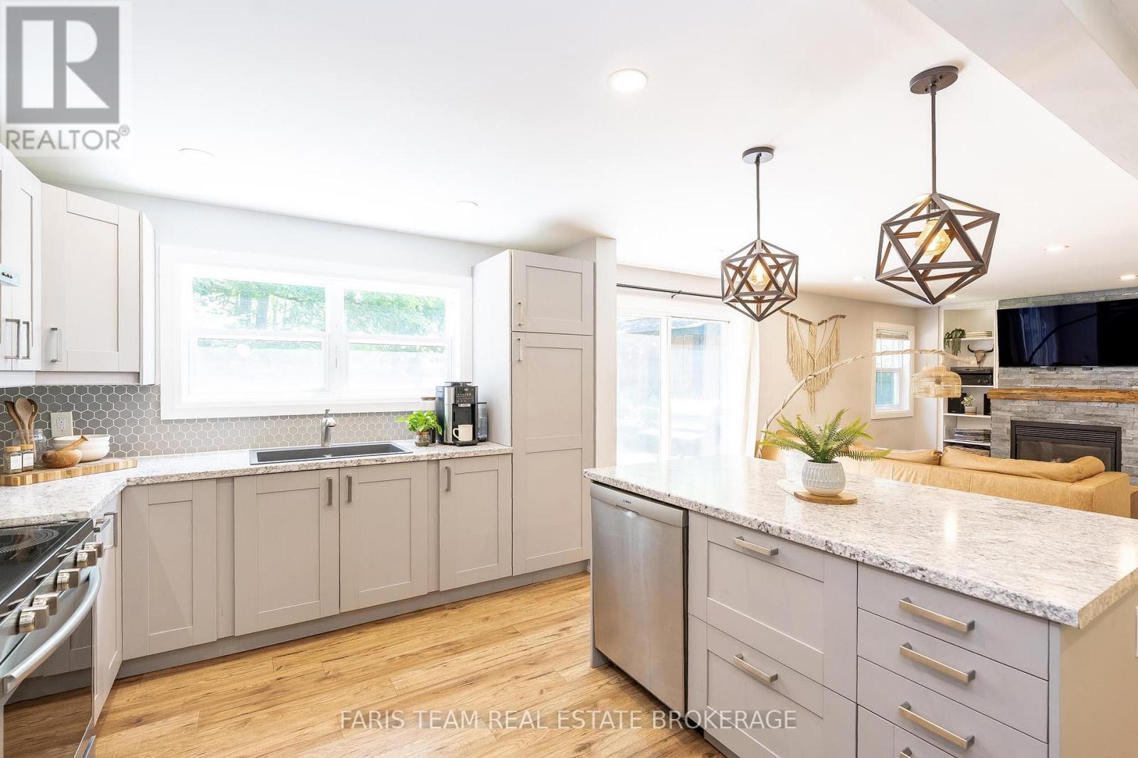 Property at 191 ALBIN ROAD image 5
