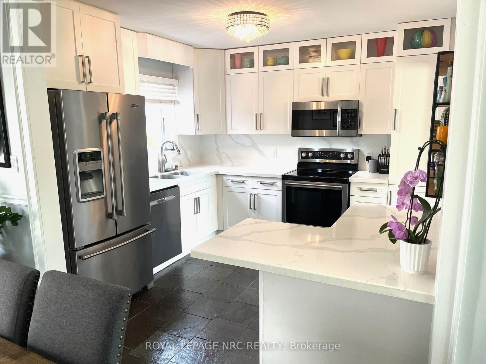 Property at 8305 PARKWAY DRIVE image 4