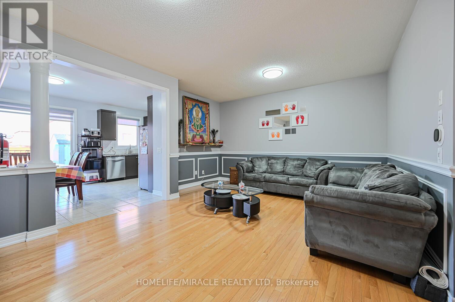 Property at 49 LESABRE CRESCENT image 5