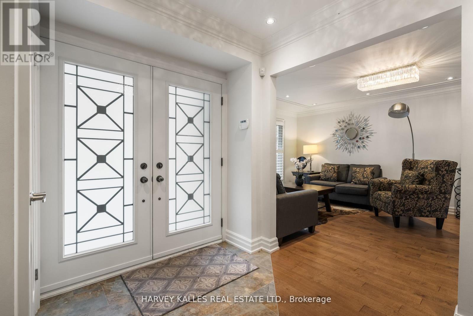 Property at 1268 CERMEL DRIVE W image 3