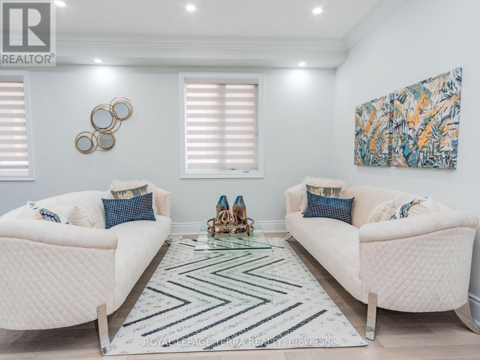 Property at 114 FOLGATE CRESCENT image 3