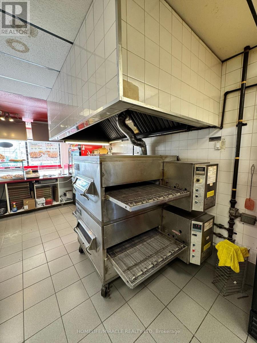 Unit B - 140 Parkhill Road W, Peterborough, Ontario  K9H 3G9 - Photo 4 - X12308208