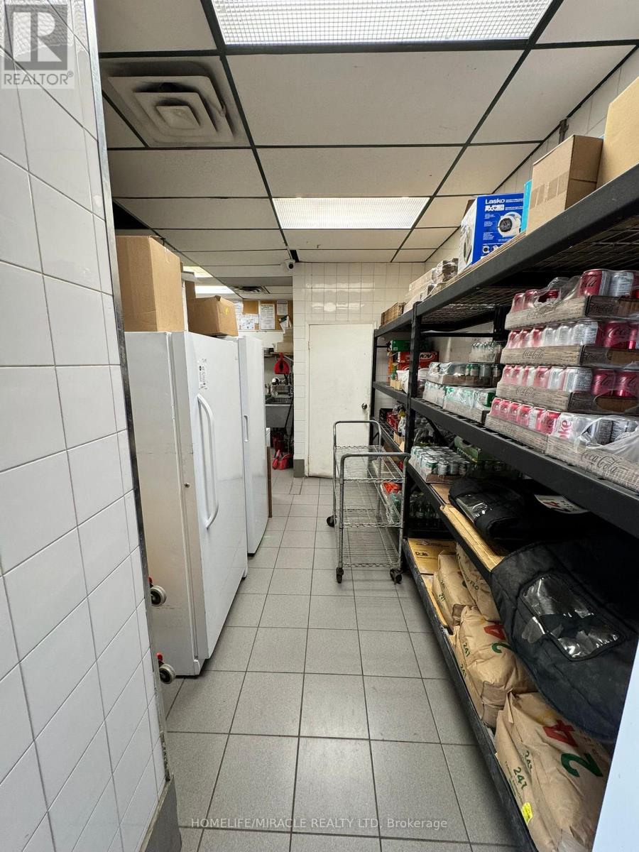 Unit B - 140 Parkhill Road W, Peterborough, Ontario  K9H 3G9 - Photo 5 - X12308208