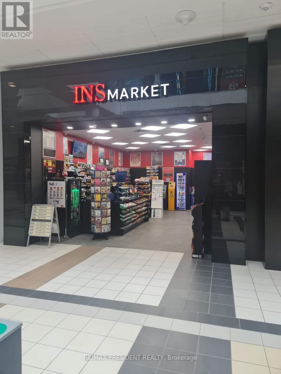 17600 YONGE STREET, Newmarket, Ontario