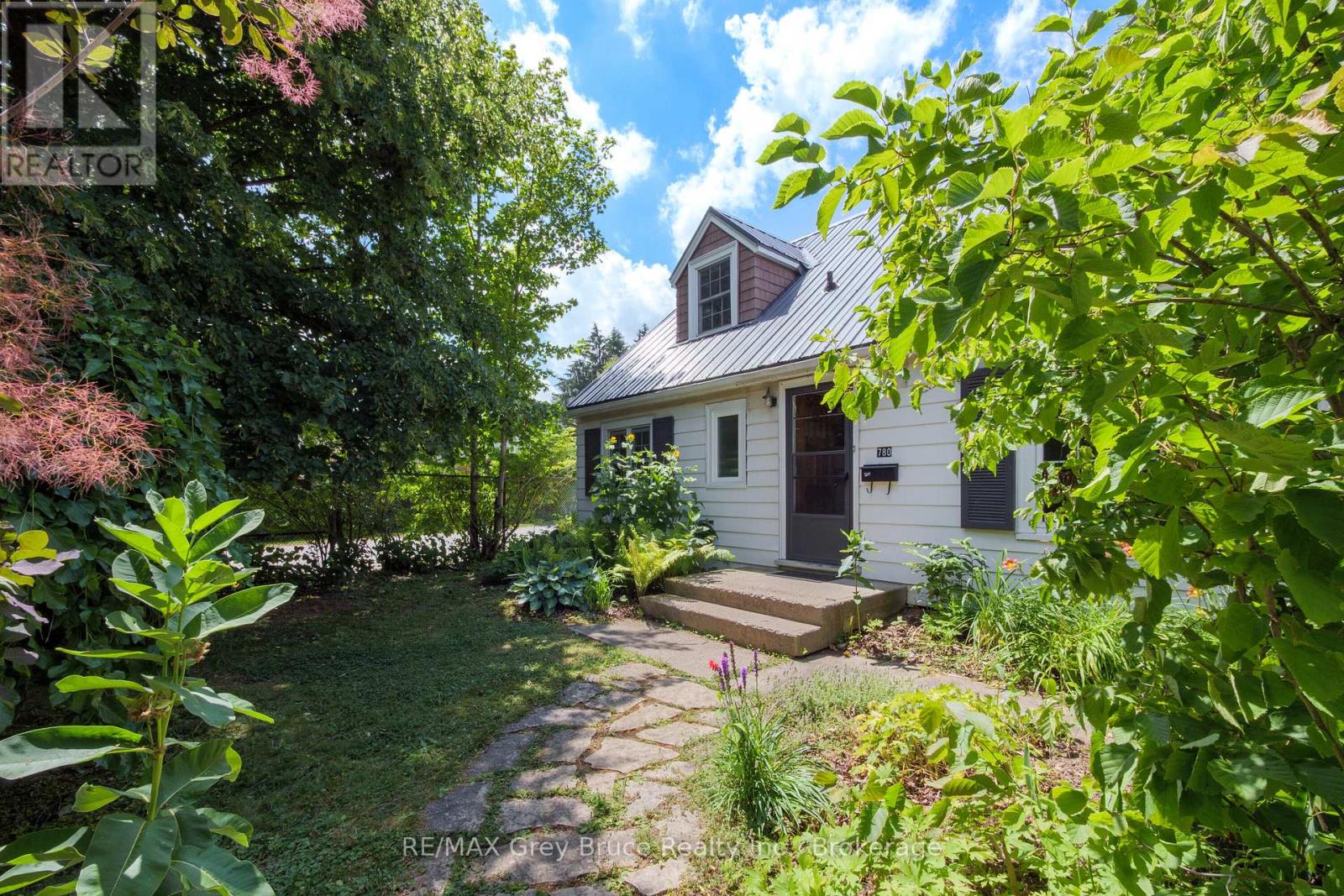 780 4th Avenue W, Owen Sound, Ontario  N4K 4V5 - Photo 4 - X12308409