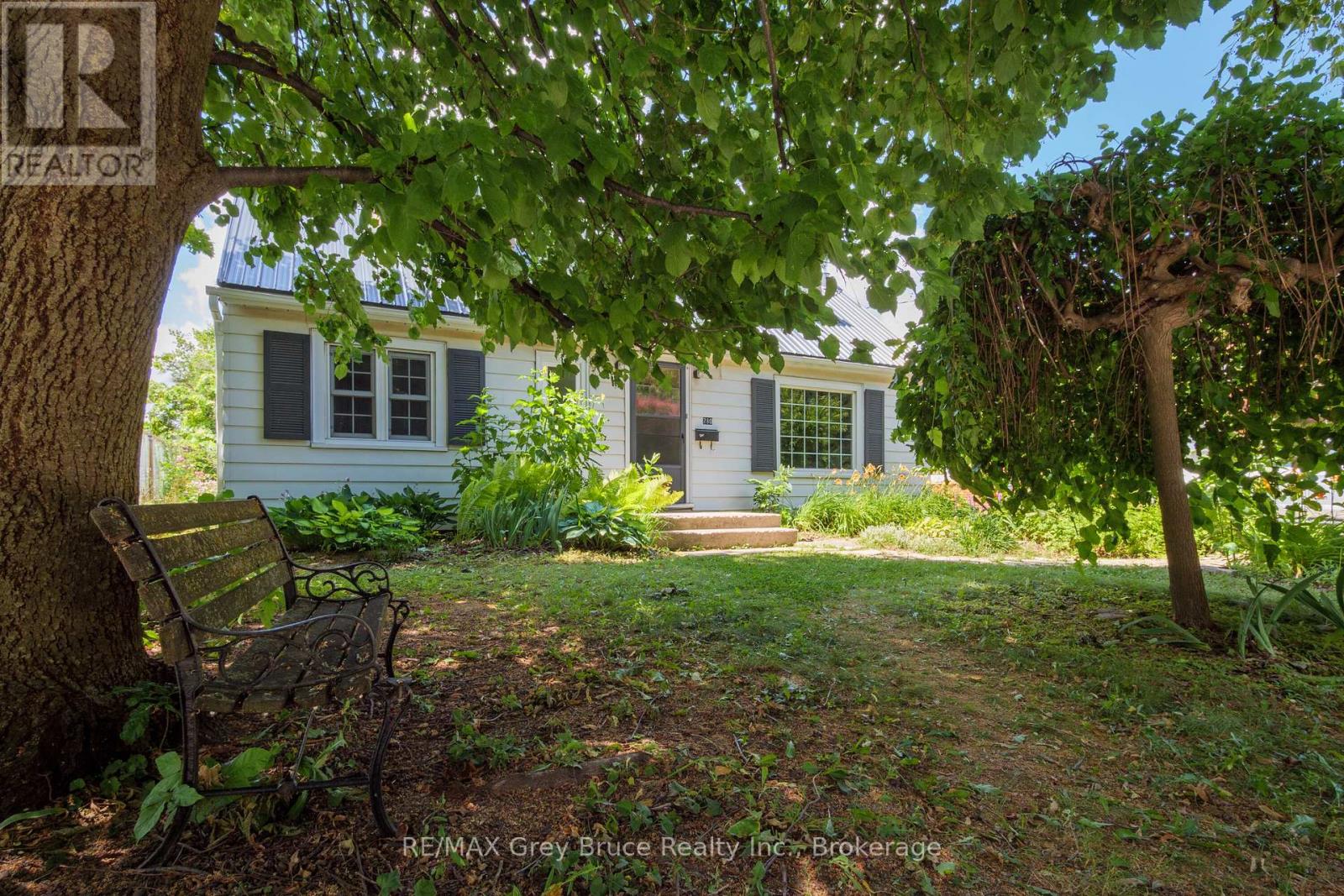 780 4th Avenue W, Owen Sound, Ontario  N4K 4V5 - Photo 46 - X12308409