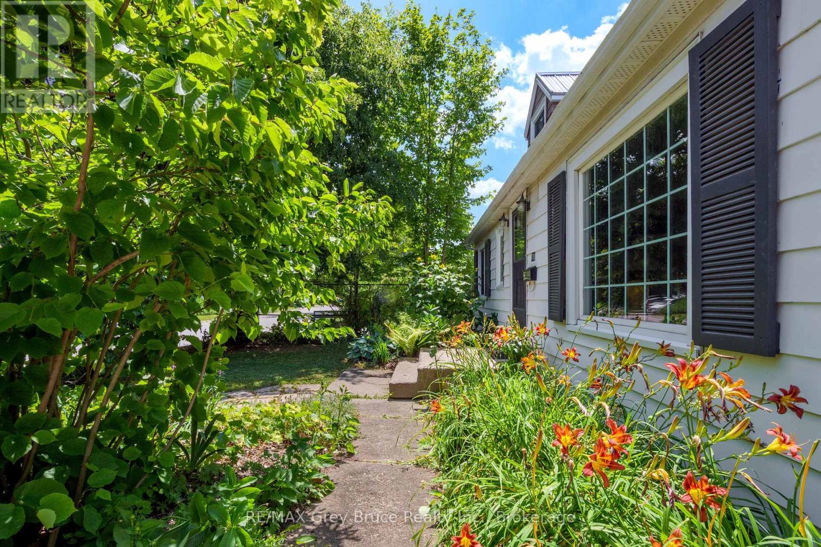 780 4th Avenue W, Owen Sound, Ontario  N4K 4V5 - Photo 5 - X12308409