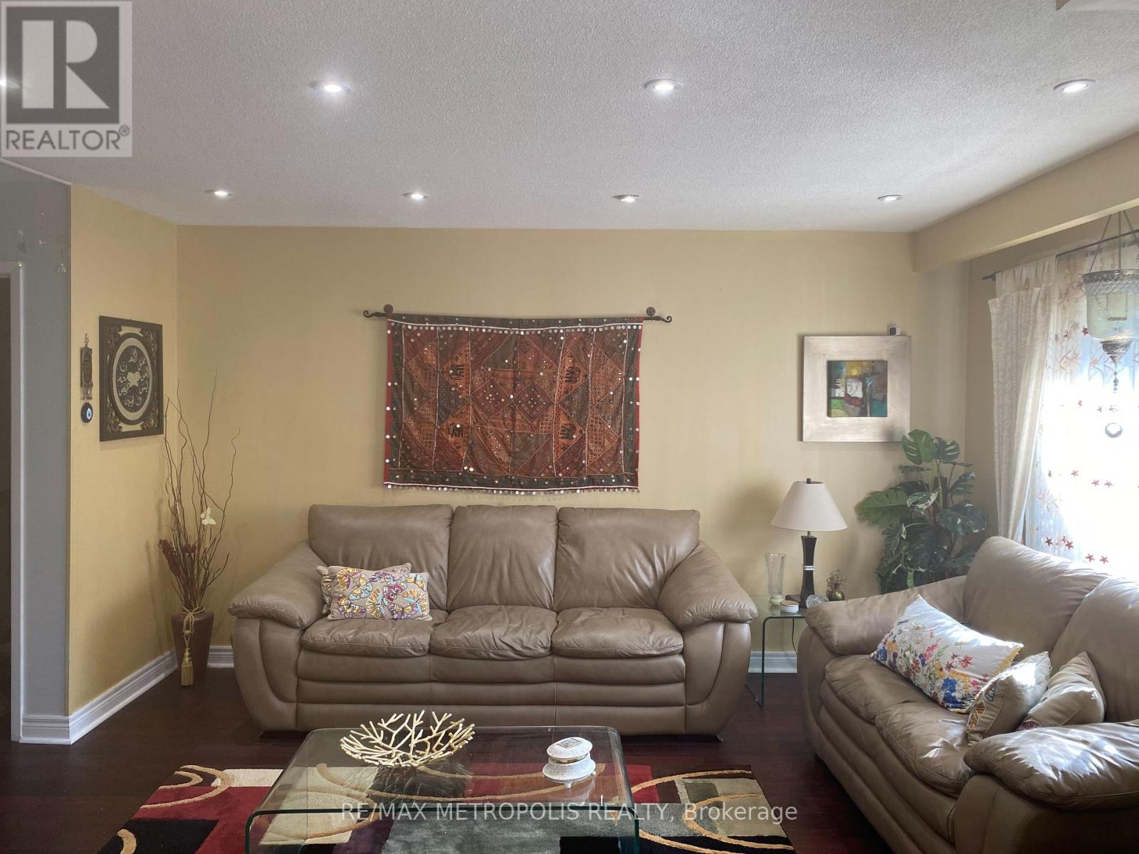 Property at 80 ORSETT STREET image 2