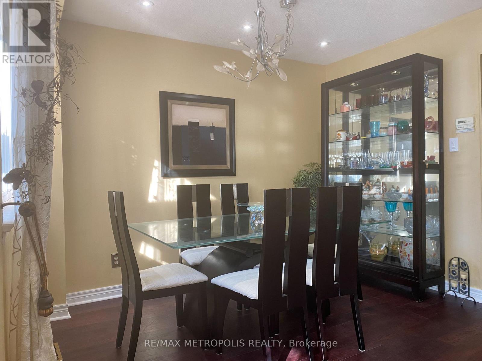 Property at 80 ORSETT STREET image 4