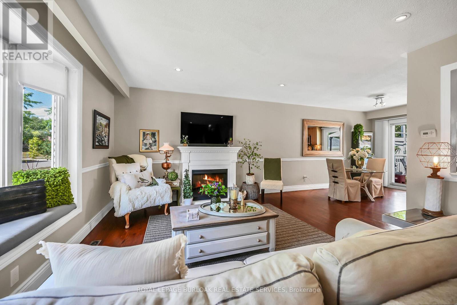 92 Osborne Crescent, Oakville, Ontario  L6H 1G1 - Photo 10 - W12308396