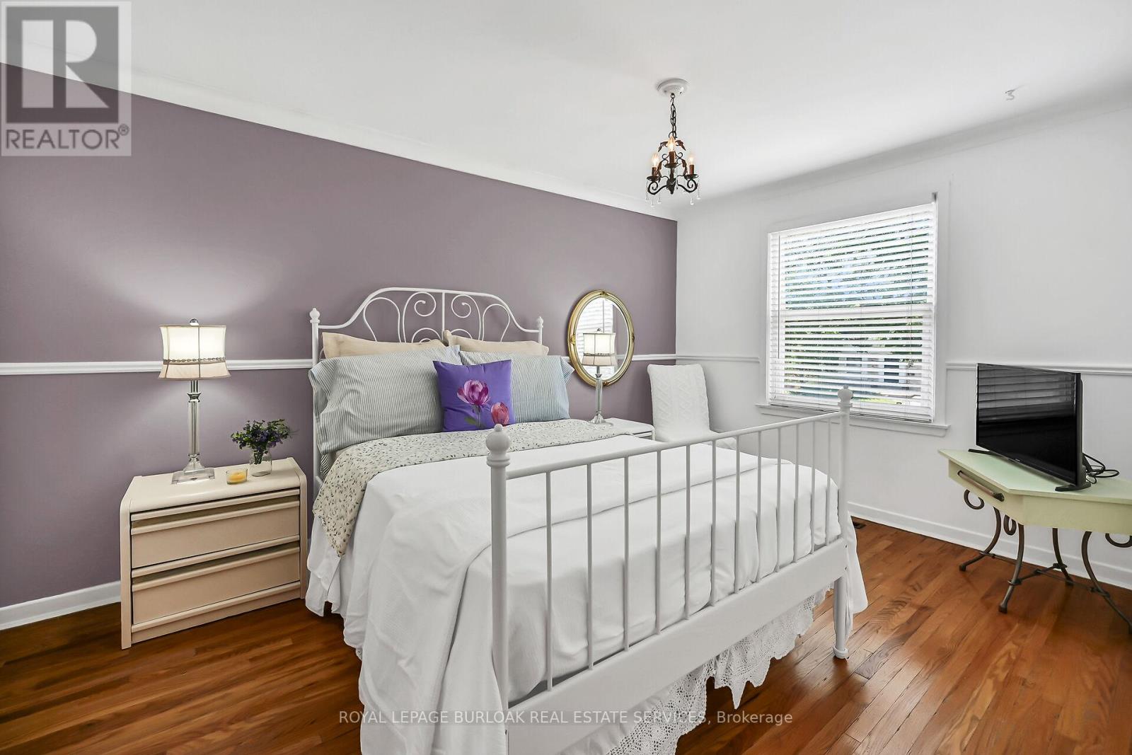 92 Osborne Crescent, Oakville, Ontario  L6H 1G1 - Photo 19 - W12308396