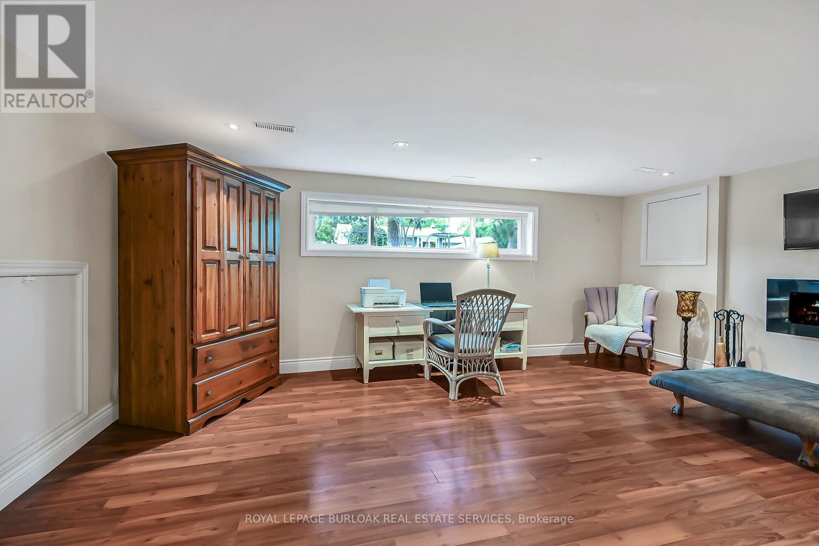 92 Osborne Crescent, Oakville, Ontario  L6H 1G1 - Photo 24 - W12308396