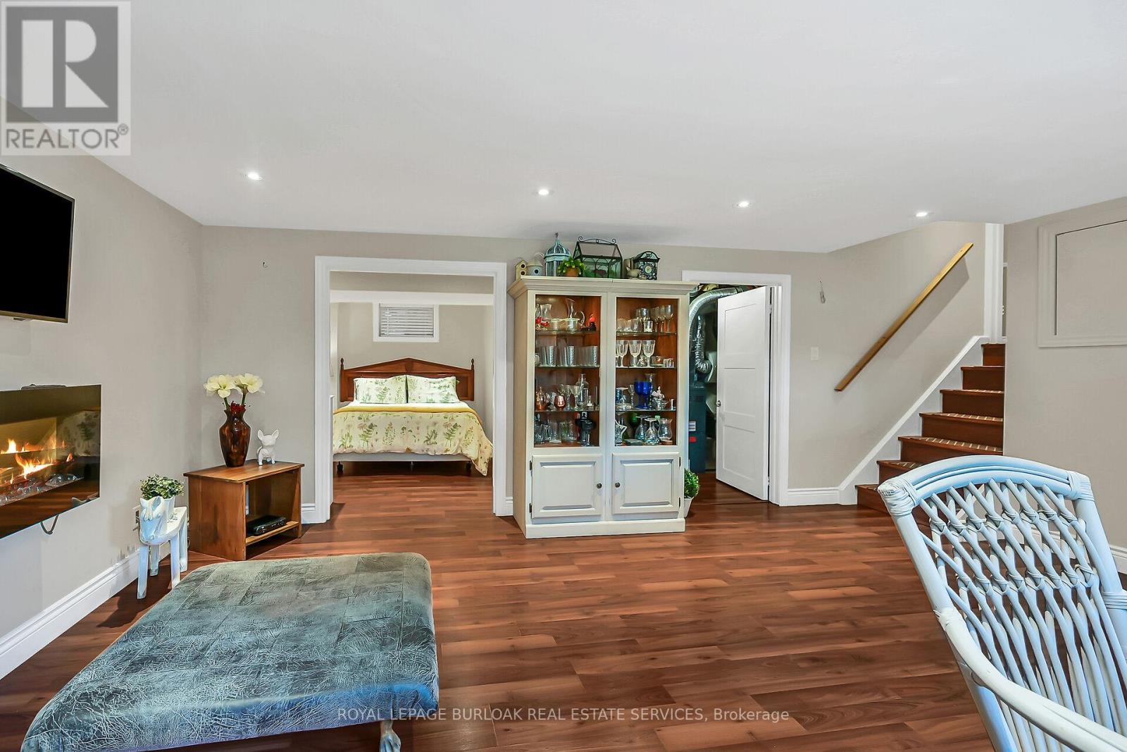 92 Osborne Crescent, Oakville, Ontario  L6H 1G1 - Photo 27 - W12308396