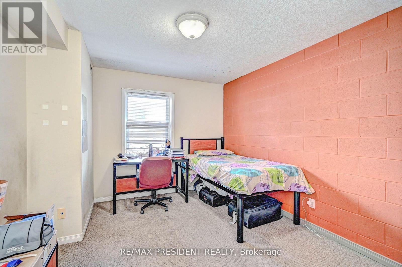 504 - 261 Lester Street, Waterloo, Ontario  N2L 3W6 - Photo 12 - X12308379