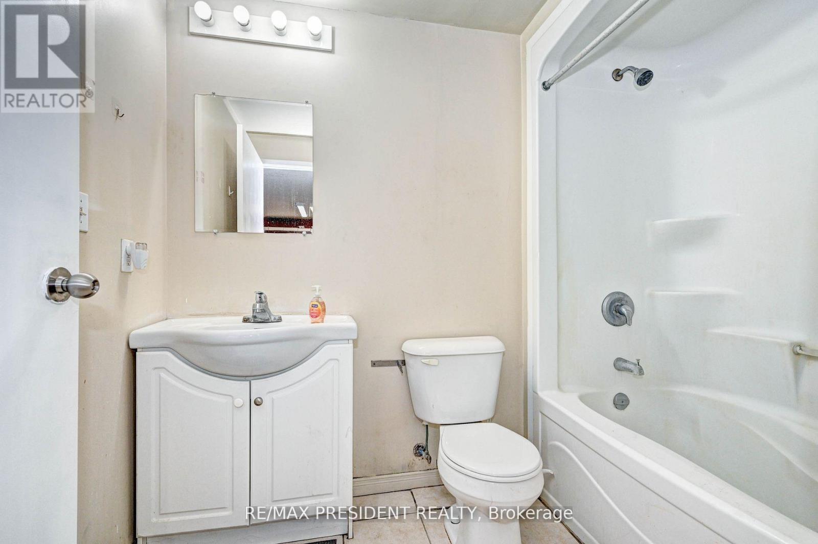 504 - 261 Lester Street, Waterloo, Ontario  N2L 3W6 - Photo 25 - X12308379