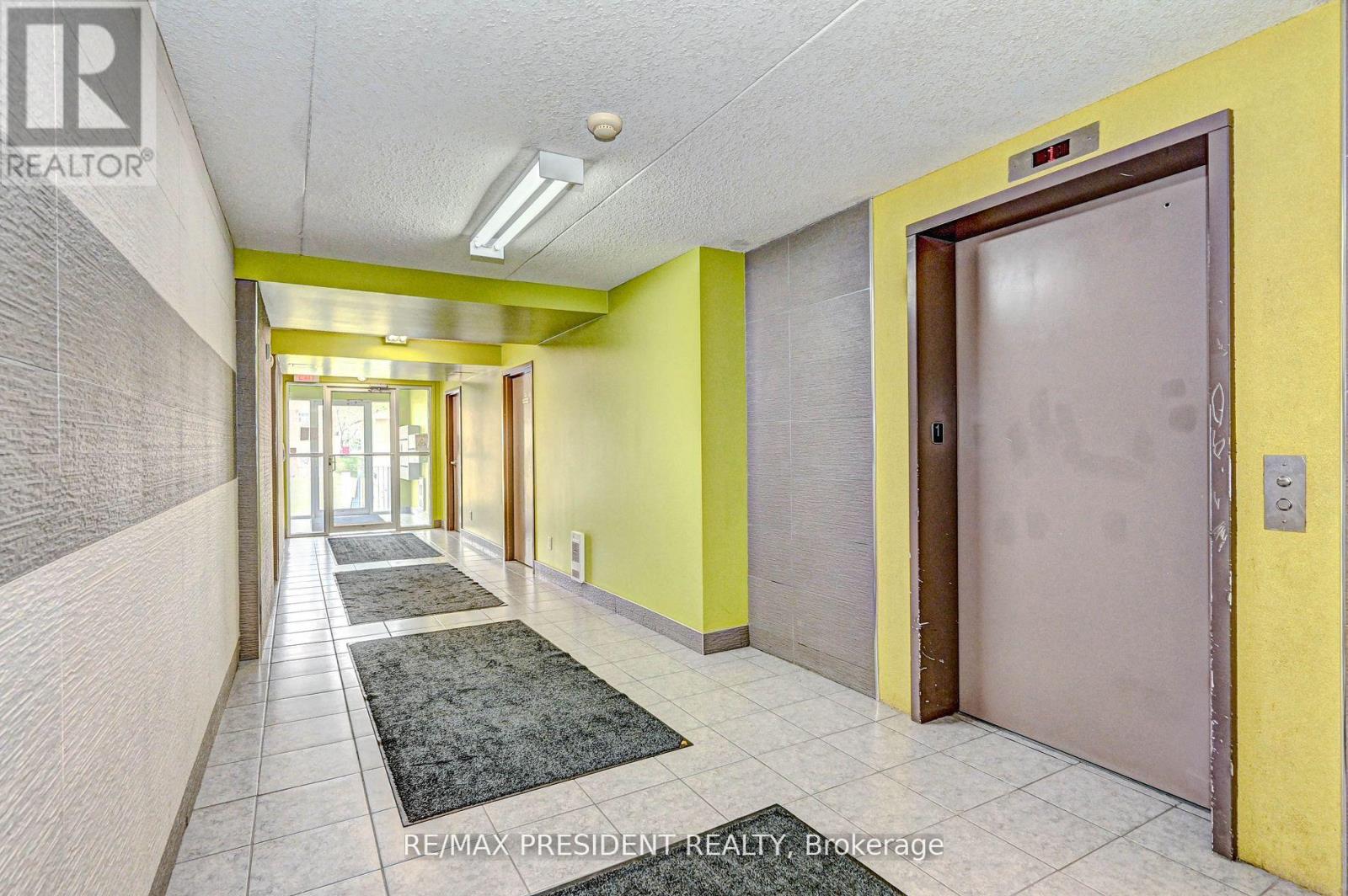 504 - 261 Lester Street, Waterloo, Ontario  N2L 3W6 - Photo 3 - X12308379