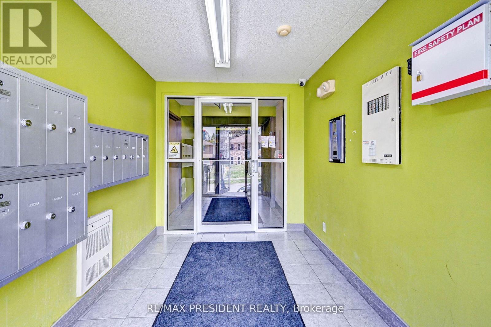 504 - 261 Lester Street, Waterloo, Ontario  N2L 3W6 - Photo 4 - X12308379