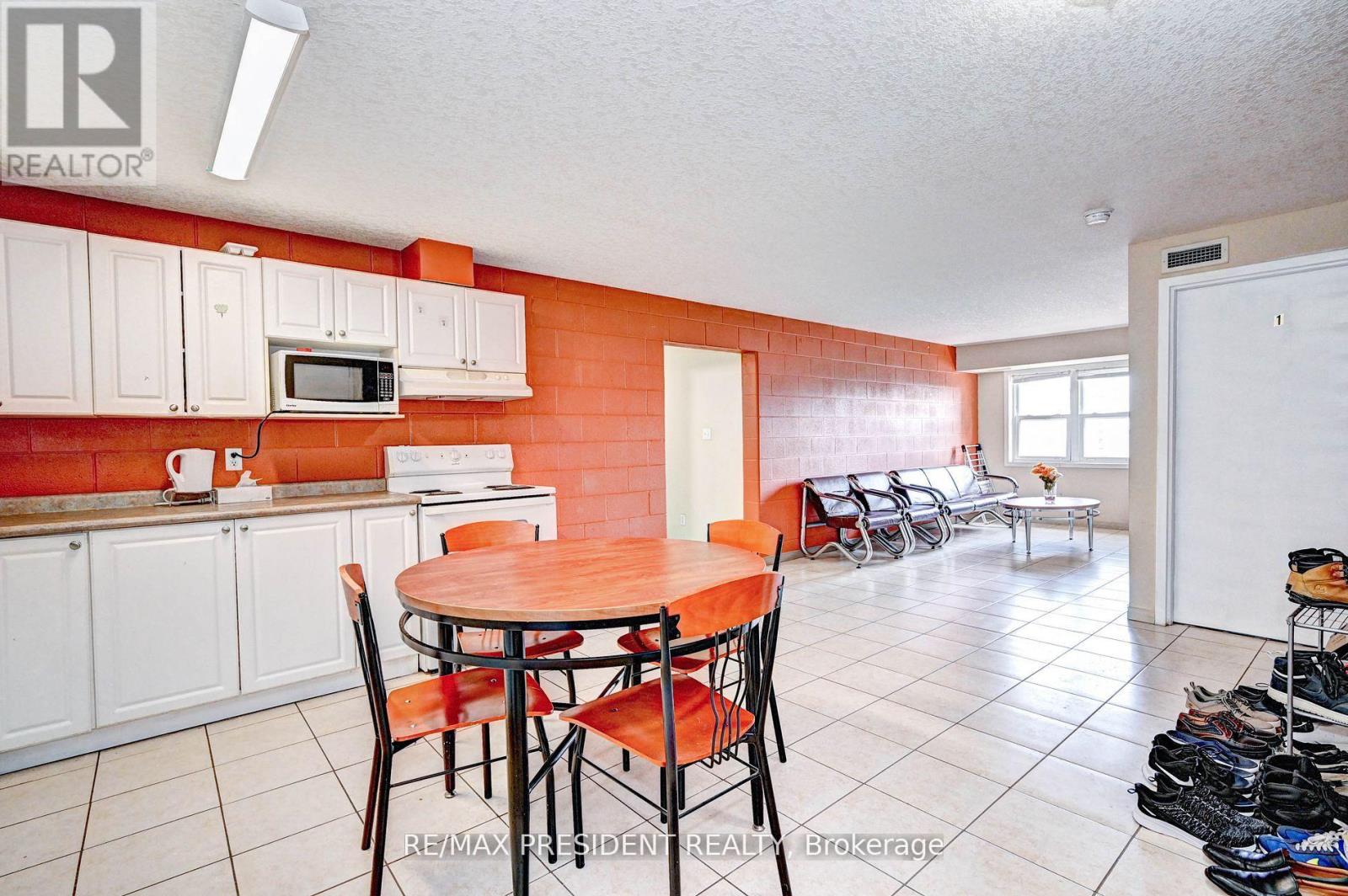 504 - 261 Lester Street, Waterloo, Ontario  N2L 3W6 - Photo 7 - X12308379