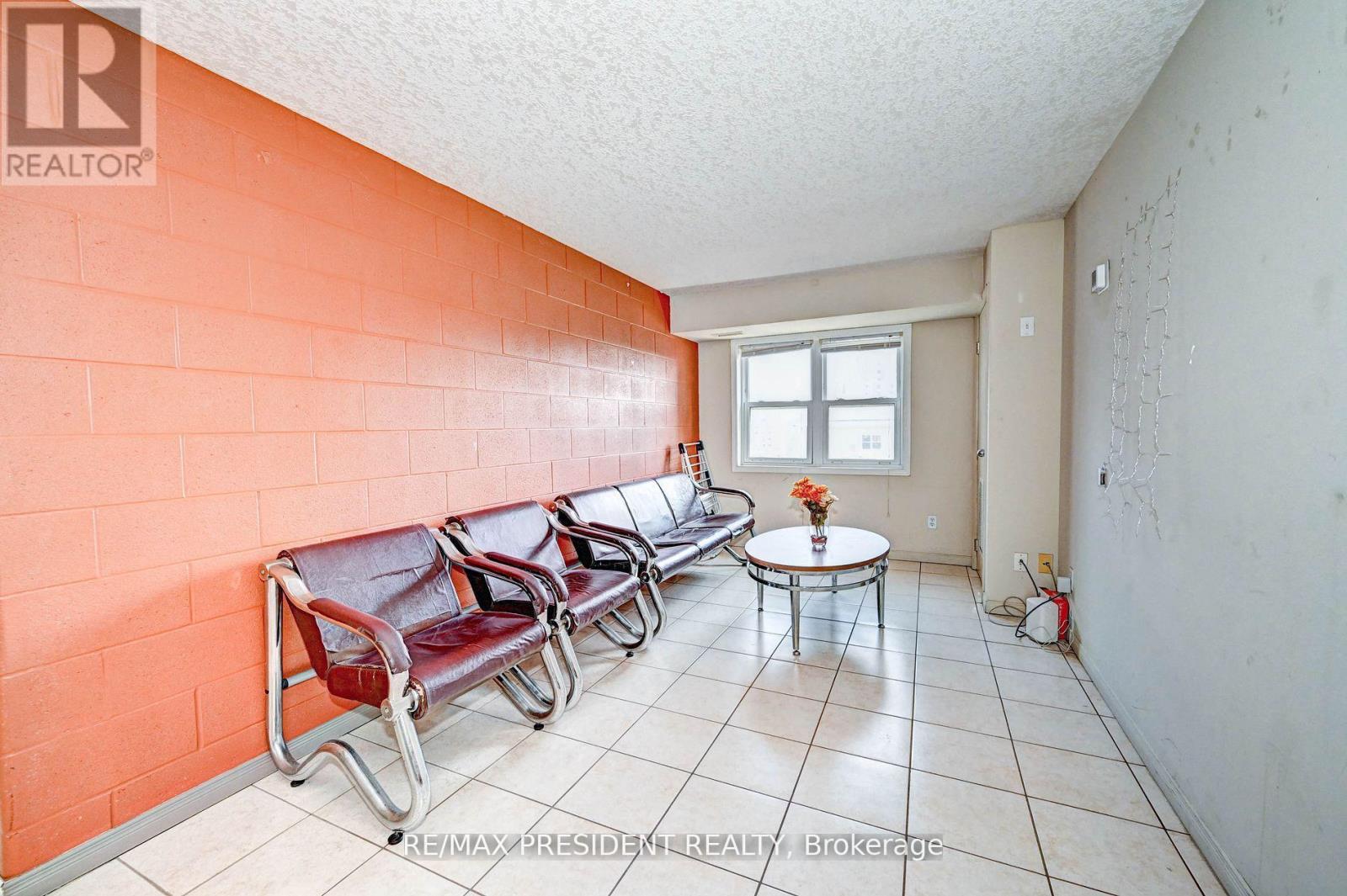 504 - 261 Lester Street, Waterloo, Ontario  N2L 3W6 - Photo 9 - X12308379