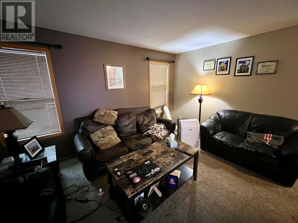 Property at 660 Red Oak Close image 5