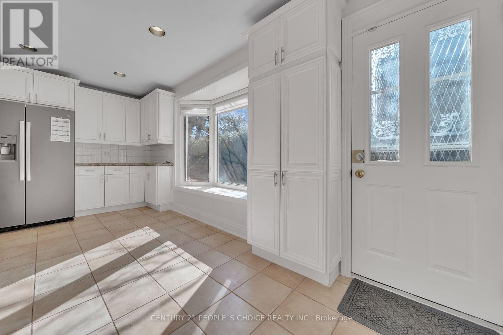 26 Paultiel Drive, Toronto (Newtonbrook East), Ontario  M2M 3P3 - Photo 14 - C12308410