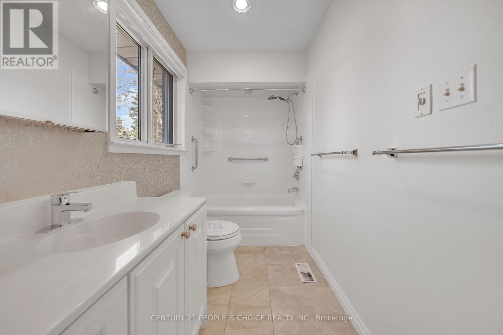 26 Paultiel Drive, Toronto (Newtonbrook East), Ontario  M2M 3P3 - Photo 30 - C12308410