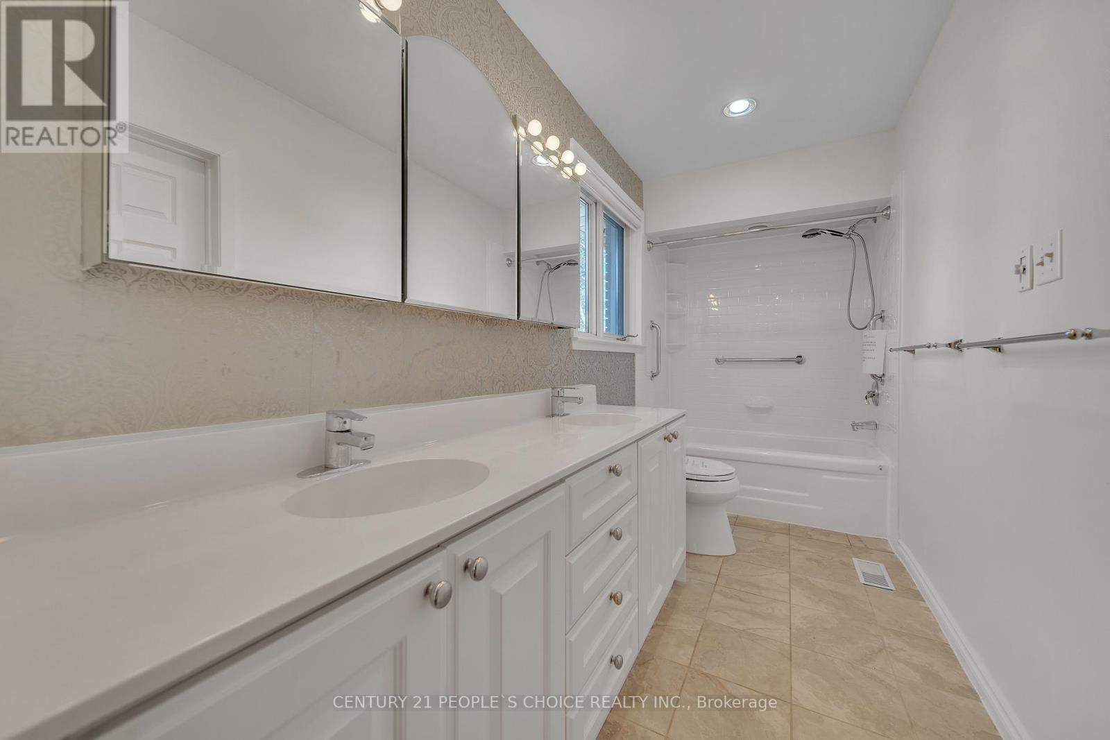 26 Paultiel Drive, Toronto (Newtonbrook East), Ontario  M2M 3P3 - Photo 31 - C12308410