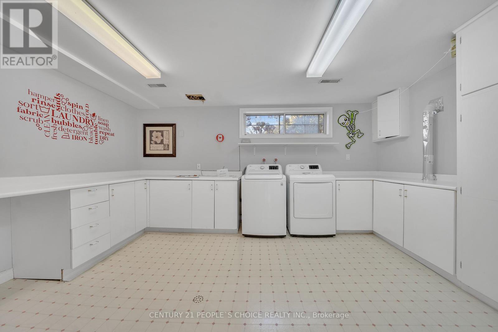 26 Paultiel Drive, Toronto (Newtonbrook East), Ontario  M2M 3P3 - Photo 34 - C12308410