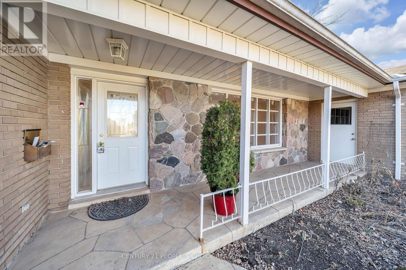 Property at 26 PAULTIEL DRIVE image 5
