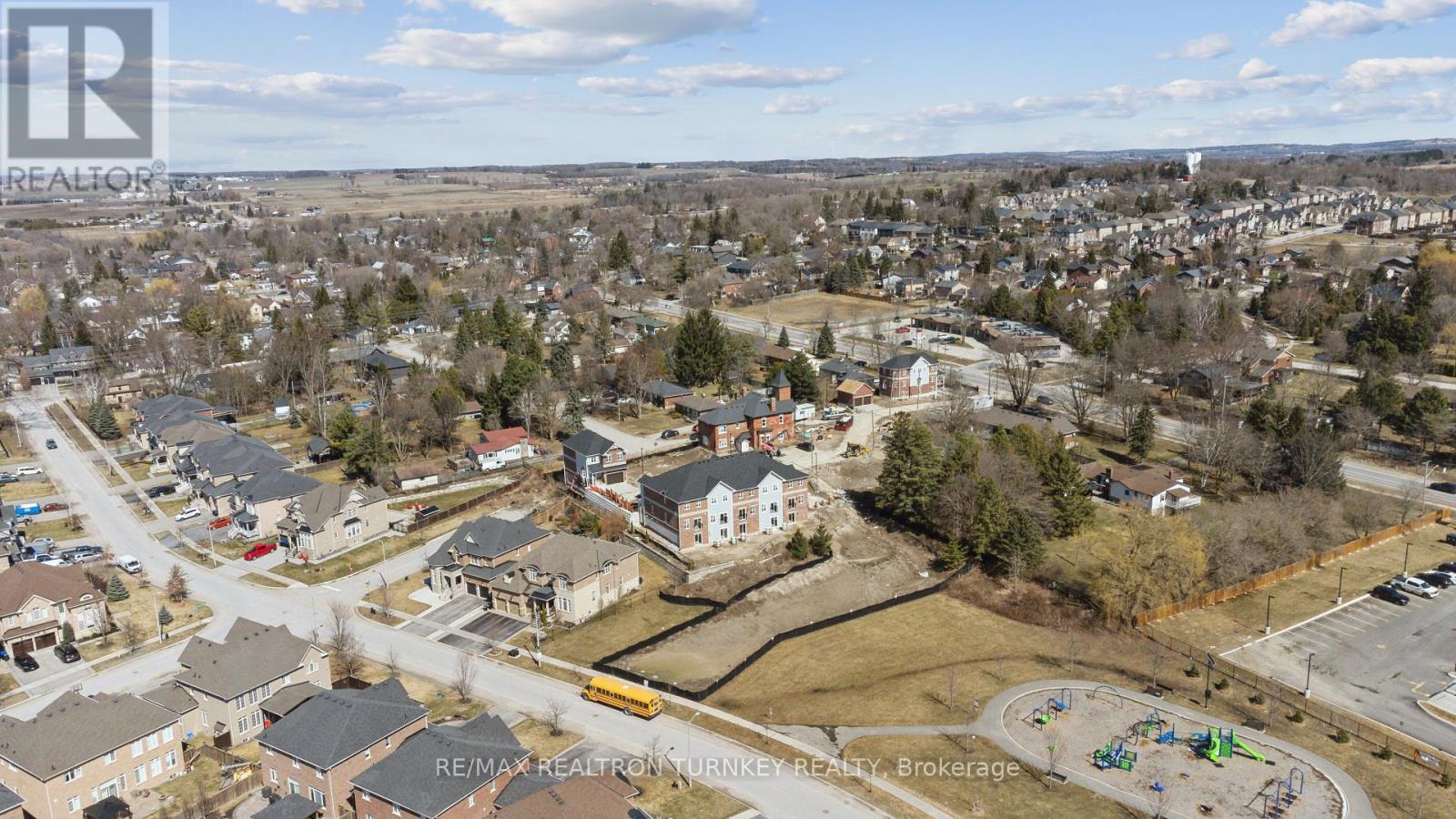 2 Ravenscraig Place, Innisfil, Ontario  L0L 1L0 - Photo 30 - N12308434