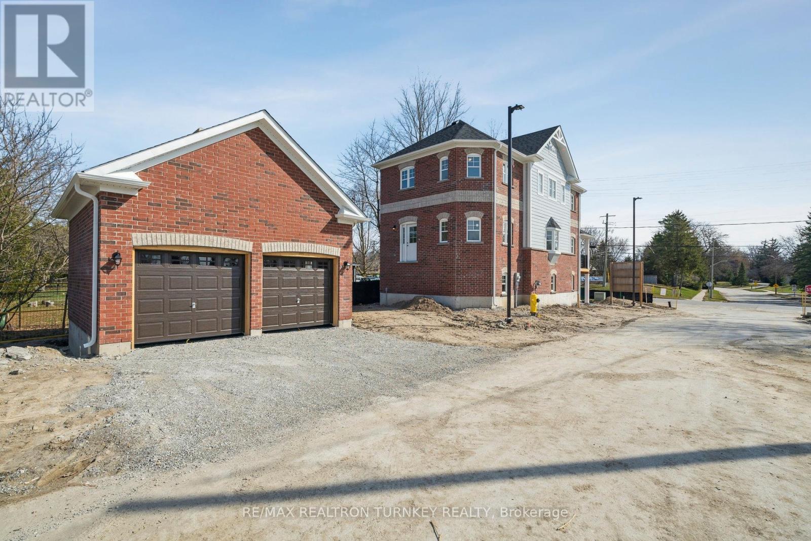 2 Ravenscraig Place, Innisfil, Ontario  L0L 1L0 - Photo 36 - N12308434