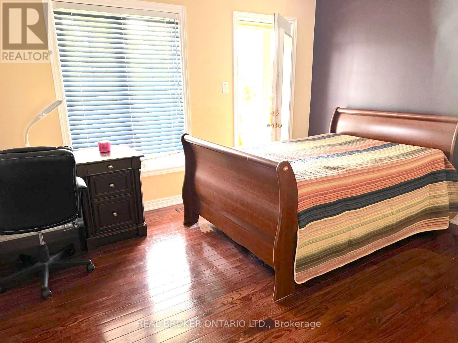 26 Forestbrook Drive, Markham, Ontario  L6B 0E4 - Photo 2 - N12308490