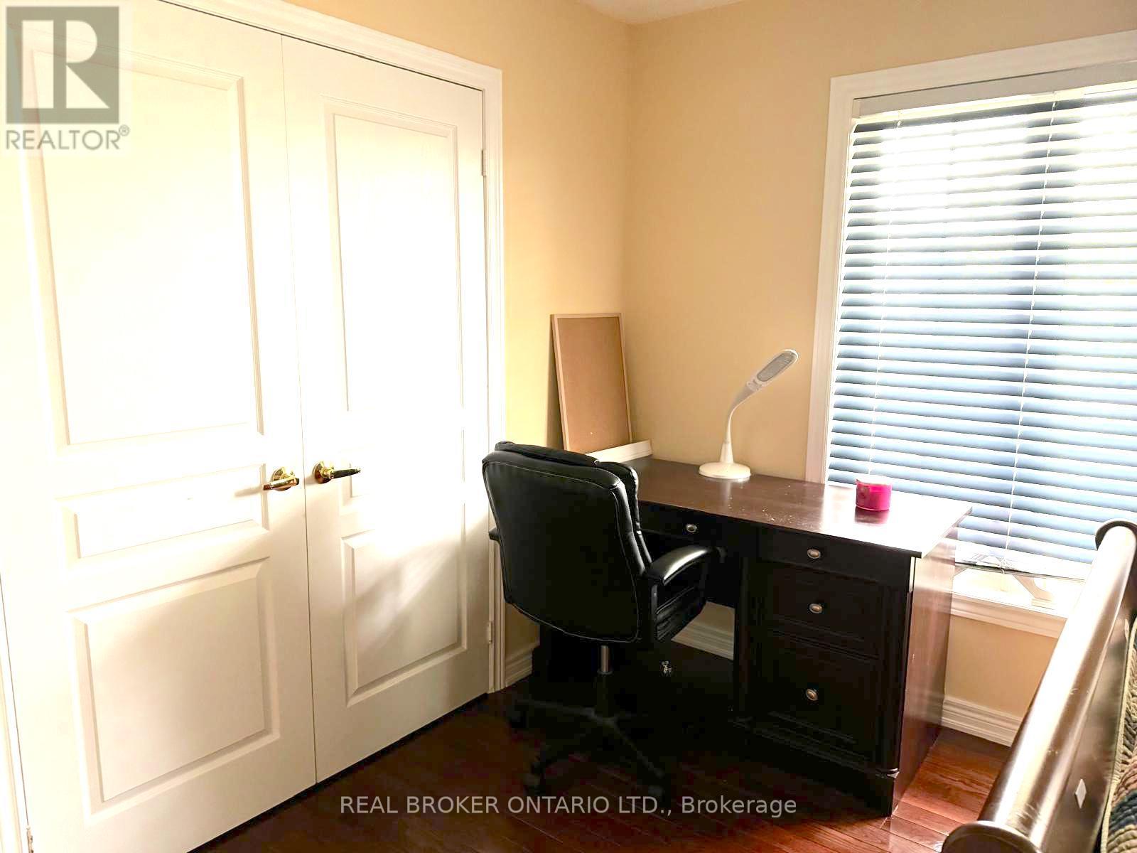 26 Forestbrook Drive, Markham, Ontario  L6B 0E4 - Photo 4 - N12308490