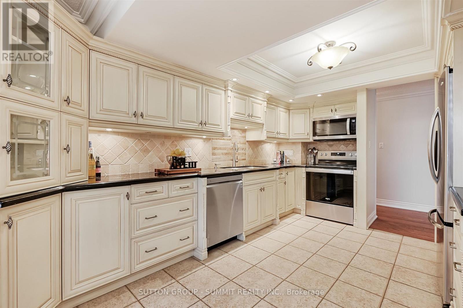209 - 55 Kingsbridge Garden Circle, Mississauga, Ontario  L5R 1Y1 - Photo 16 - W12308430