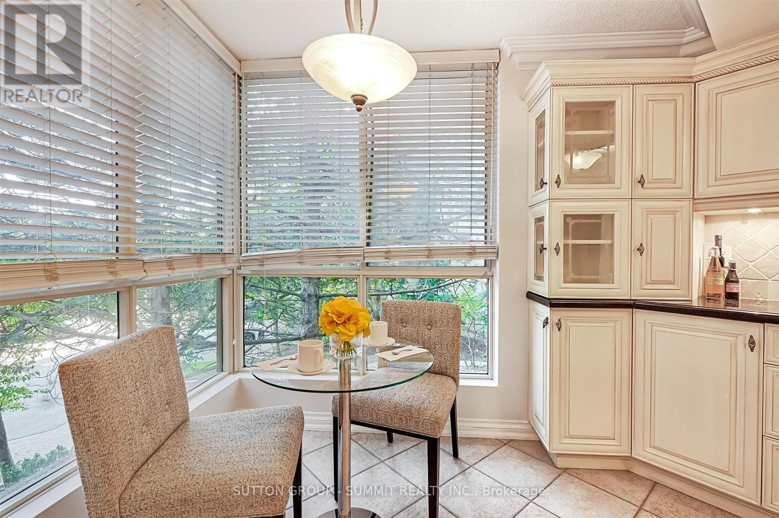 209 - 55 Kingsbridge Garden Circle, Mississauga, Ontario  L5R 1Y1 - Photo 18 - W12308430