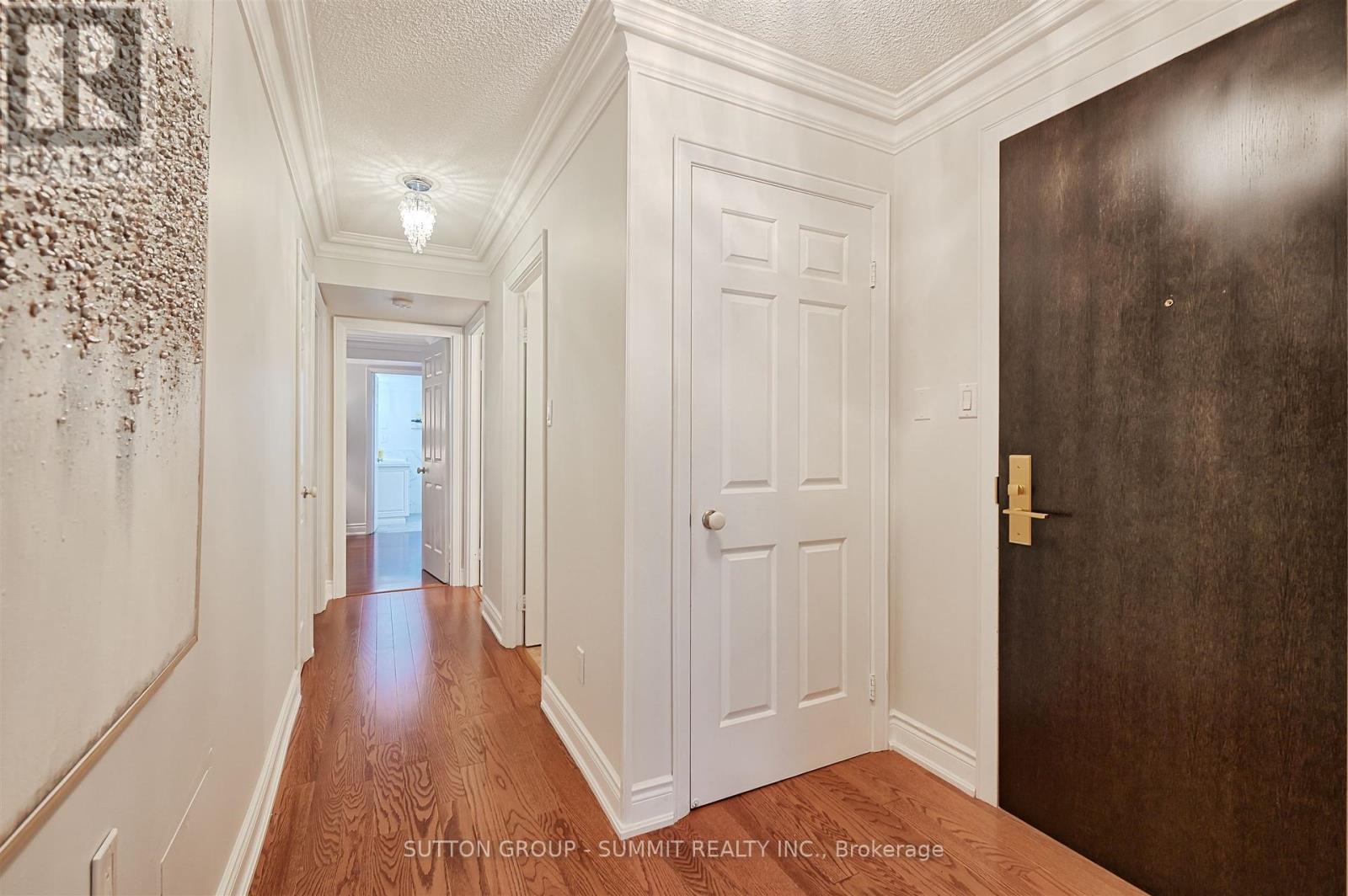 209 - 55 Kingsbridge Garden Circle, Mississauga, Ontario  L5R 1Y1 - Photo 5 - W12308430
