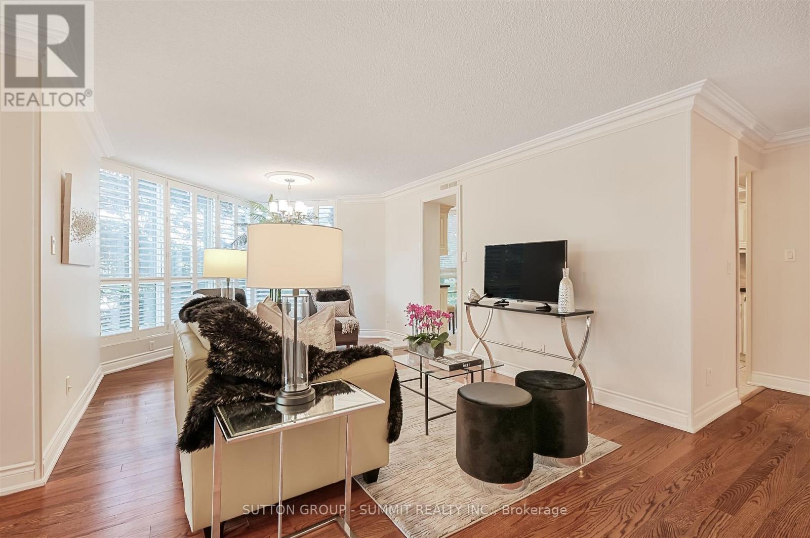 209 - 55 Kingsbridge Garden Circle, Mississauga, Ontario  L5R 1Y1 - Photo 8 - W12308430