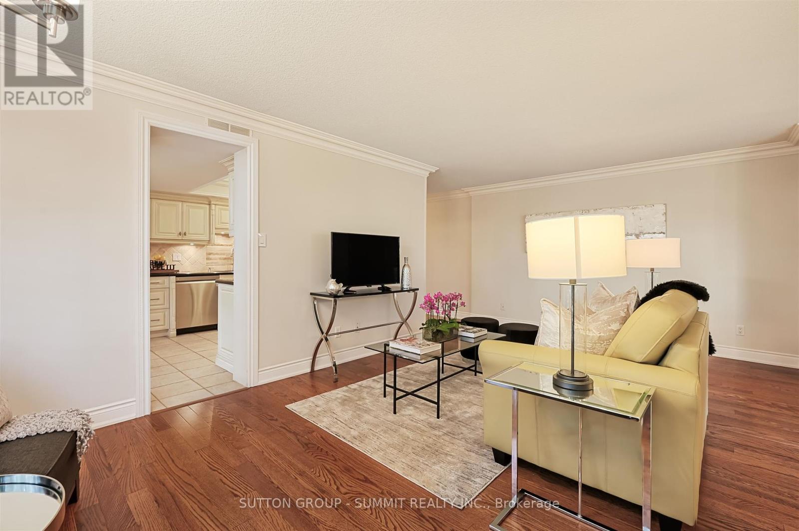 209 - 55 Kingsbridge Garden Circle, Mississauga, Ontario  L5R 1Y1 - Photo 9 - W12308430
