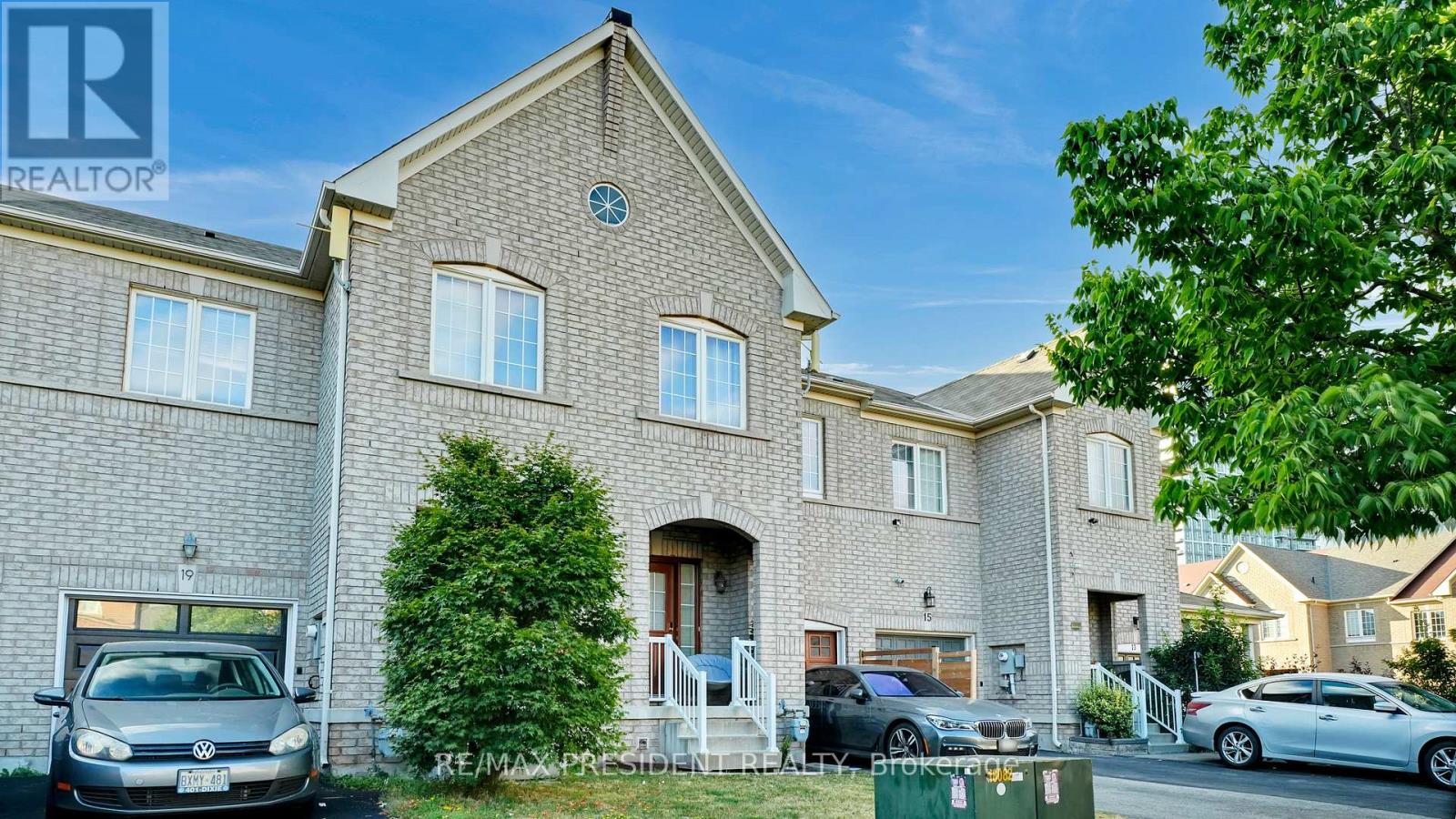 Property at 17 FRENCHPARK CIRCLE image 1