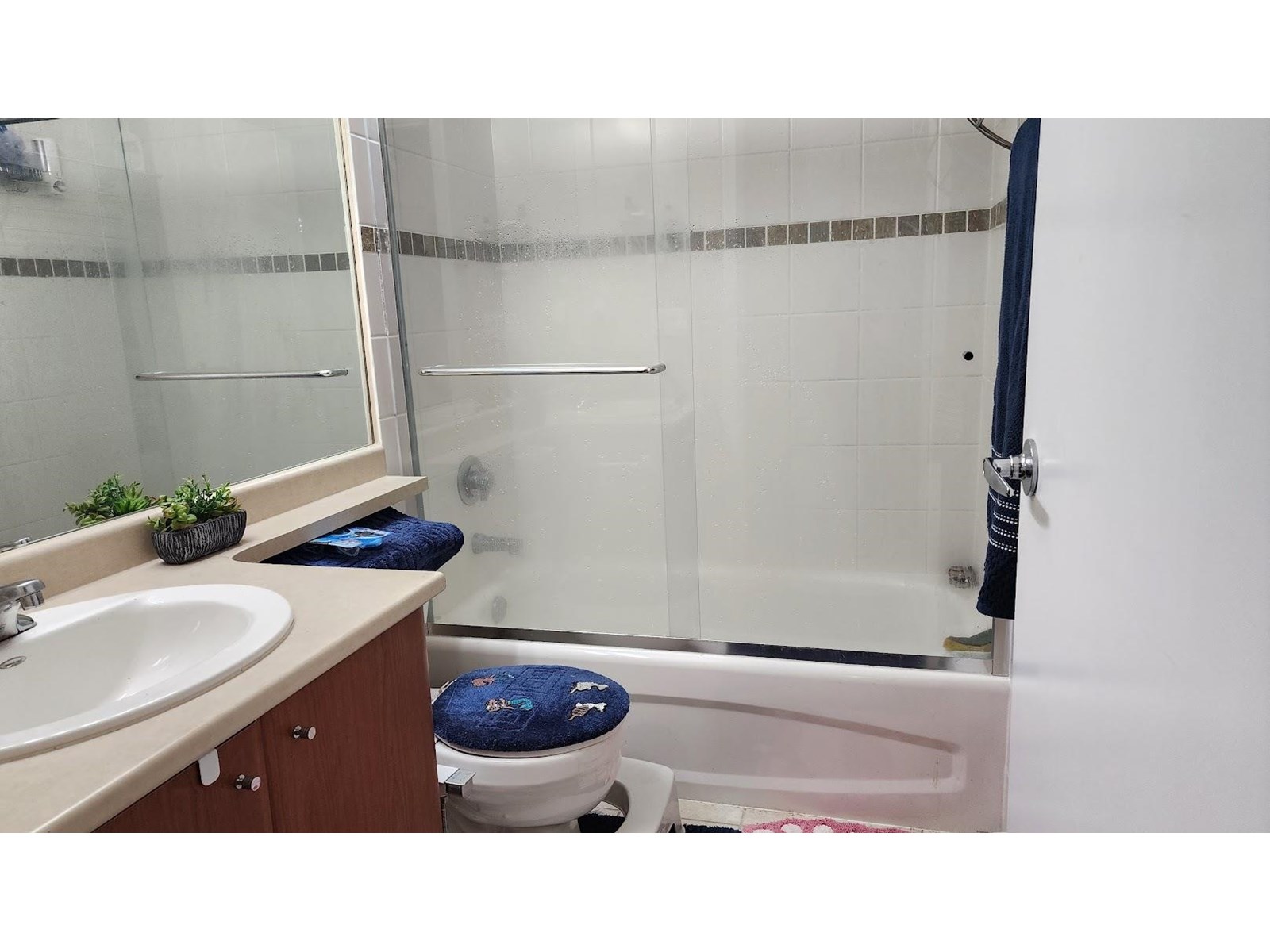 406 10088 148 Street, Surrey, British Columbia  V3R 3M9 - Photo 8 - R3030905