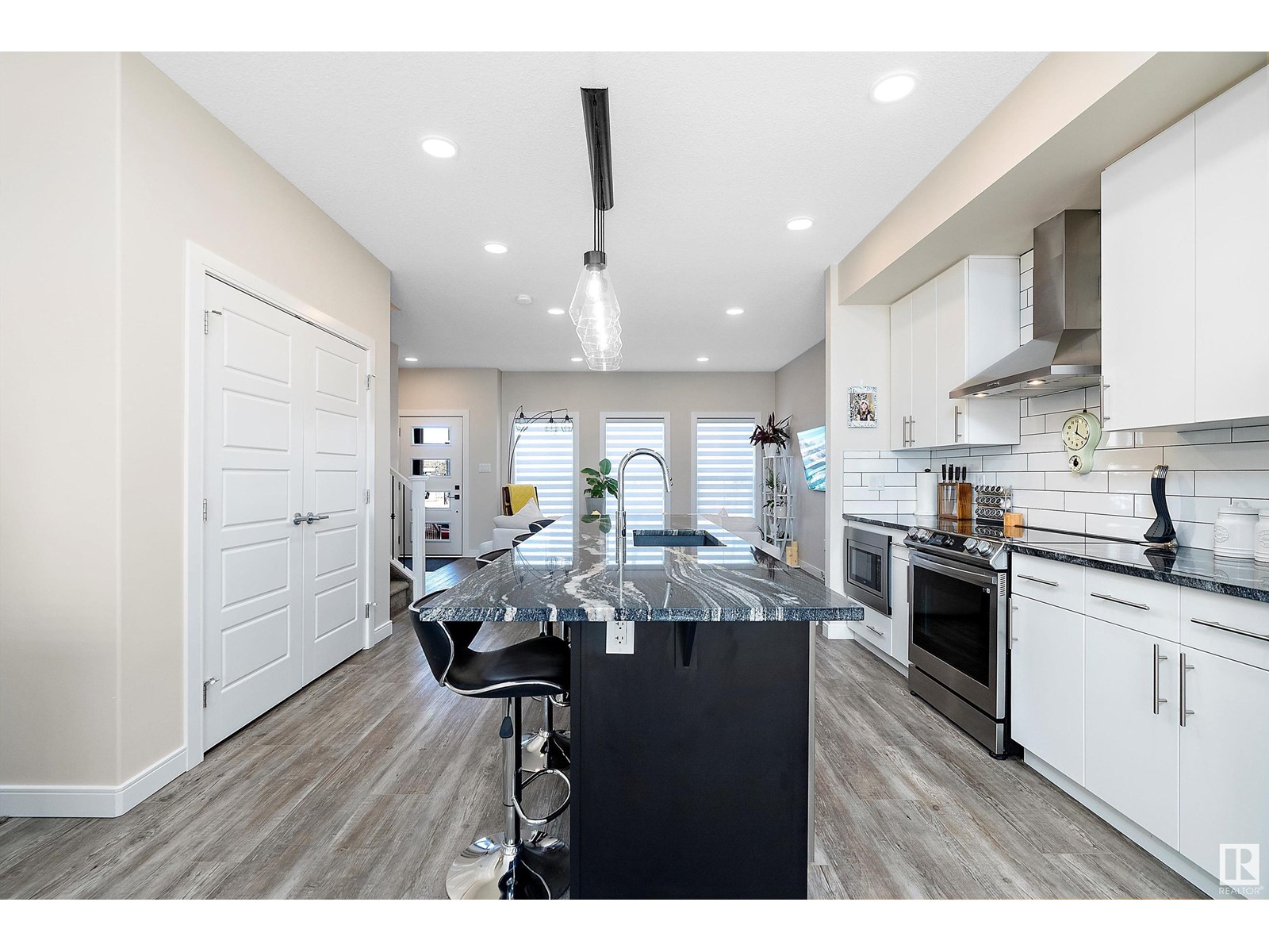 7819 Yorke Rd Nw, Edmonton, Alberta  T5G 2R6 - Photo 10 - E4449785
