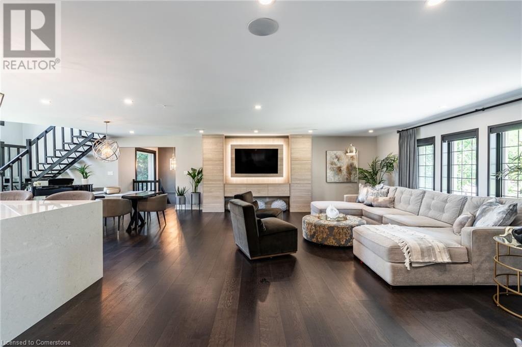 Property at 822 DANFORTH Place image 3