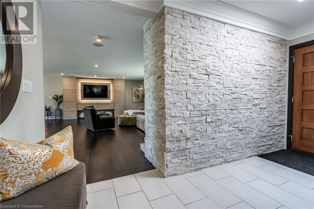 Property at 822 DANFORTH Place image 2