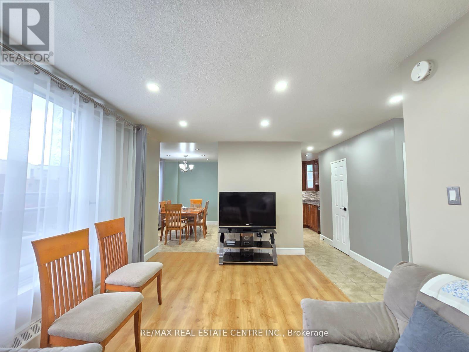 Property at 212 - 1055 A FORESTWOOD DRIVE image 2