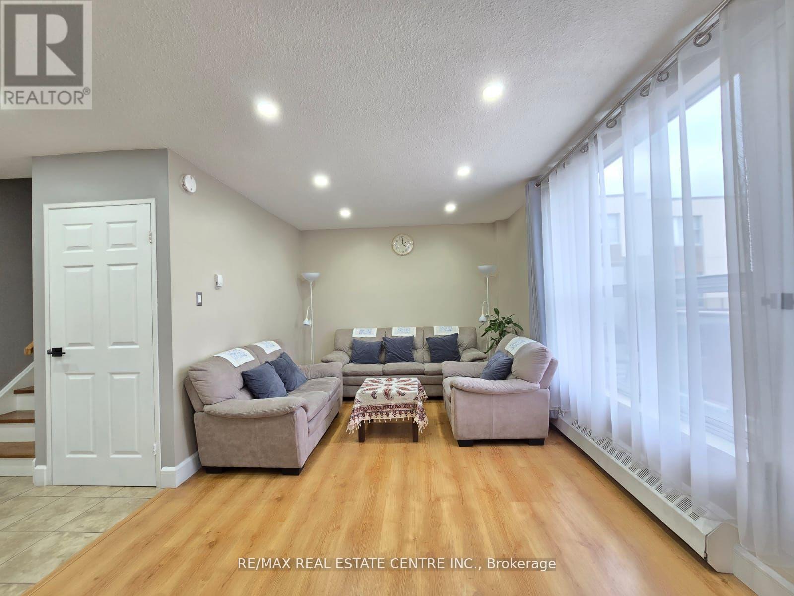 Property at 212 - 1055 A FORESTWOOD DRIVE image 3