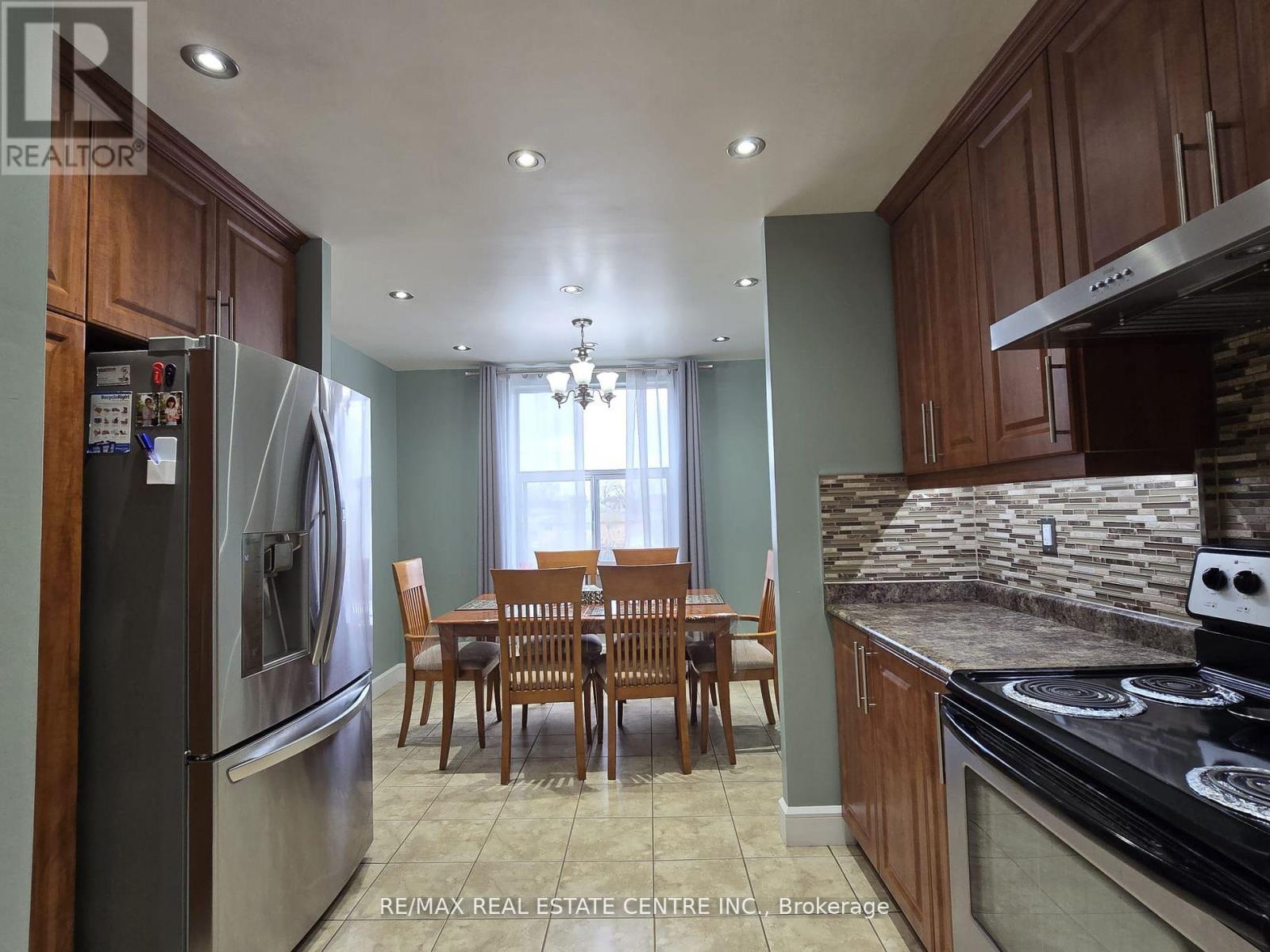 Property at 212 - 1055 A FORESTWOOD DRIVE image 5